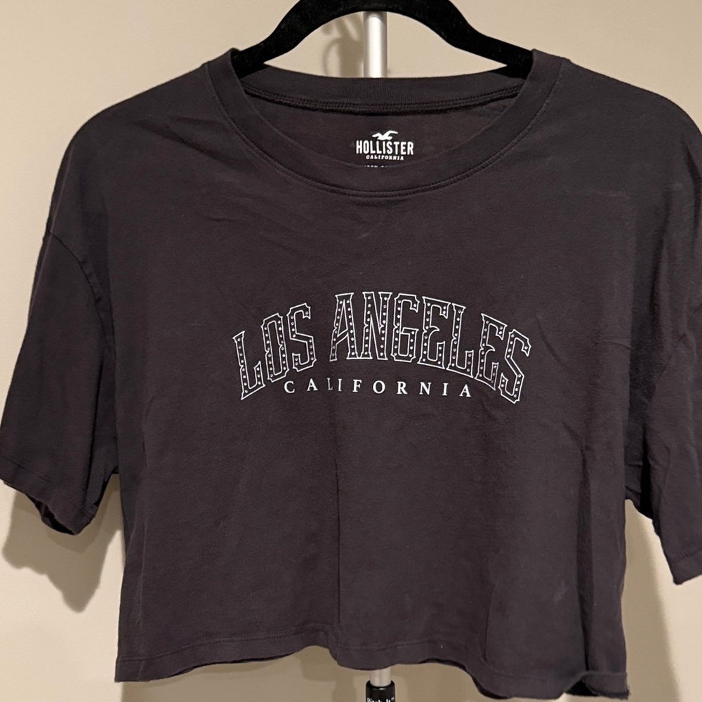 Hollister tee Charcoal Los Angeles Crop Top Size Small Amazing Fit So Cute On